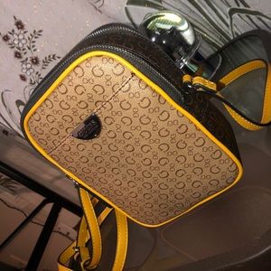 Guess crossbody bag ✨